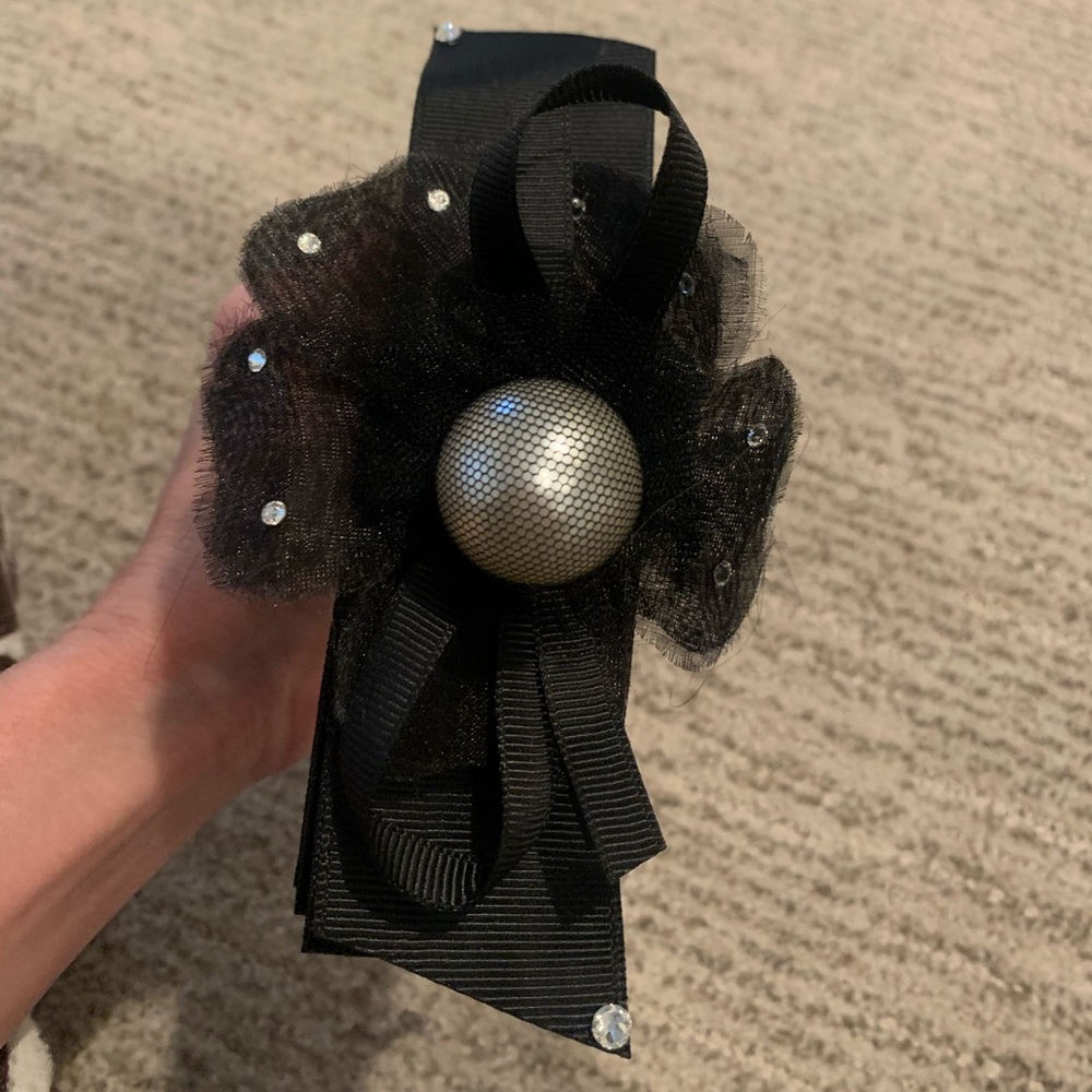 Girls headband black w pearls